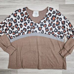 Fantastic Fawn Womens Brown Leopard Colorblock Oversized Sweater Small